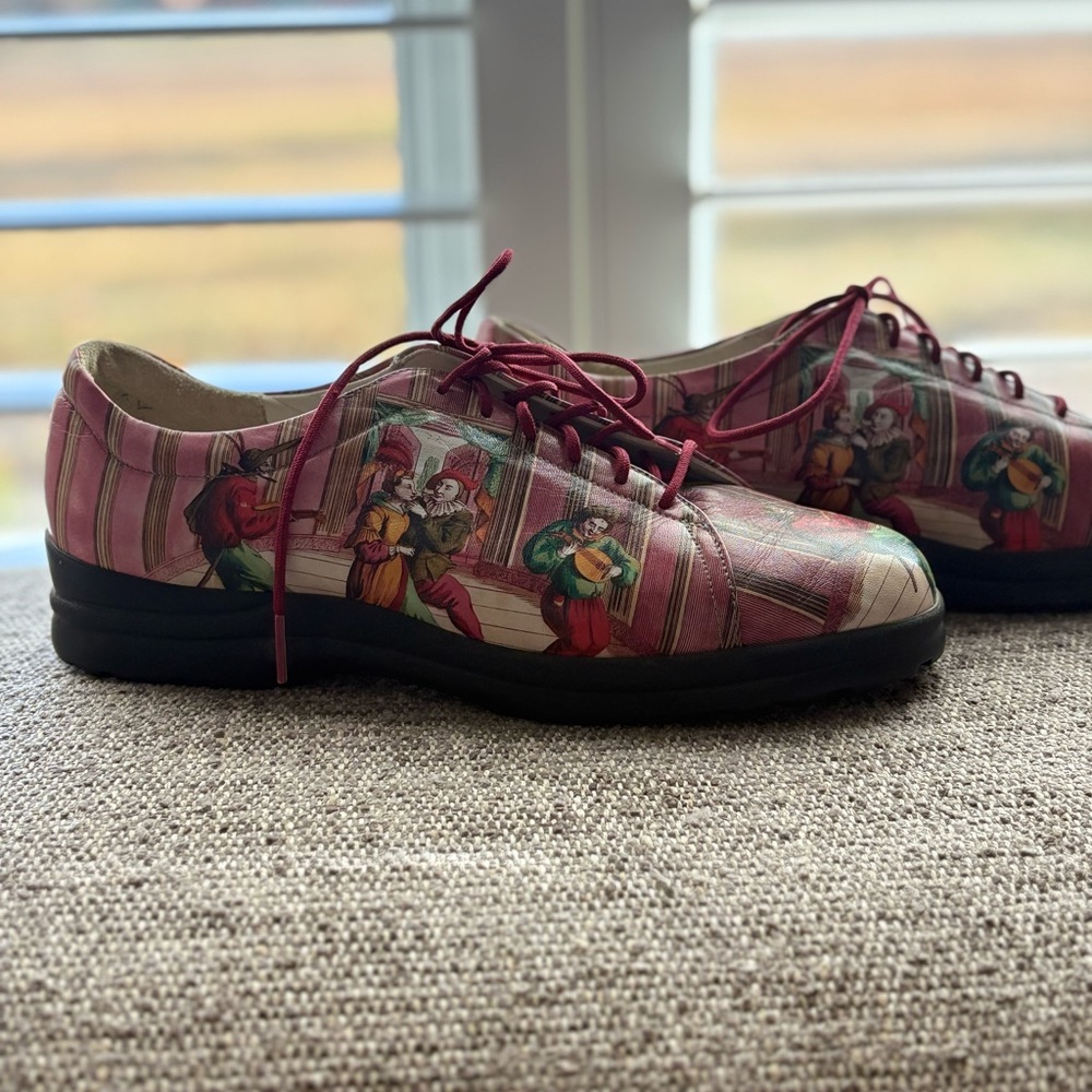 Vintage ICON Multicolor Patterned Women's Sneakers - Picture 3 of 10